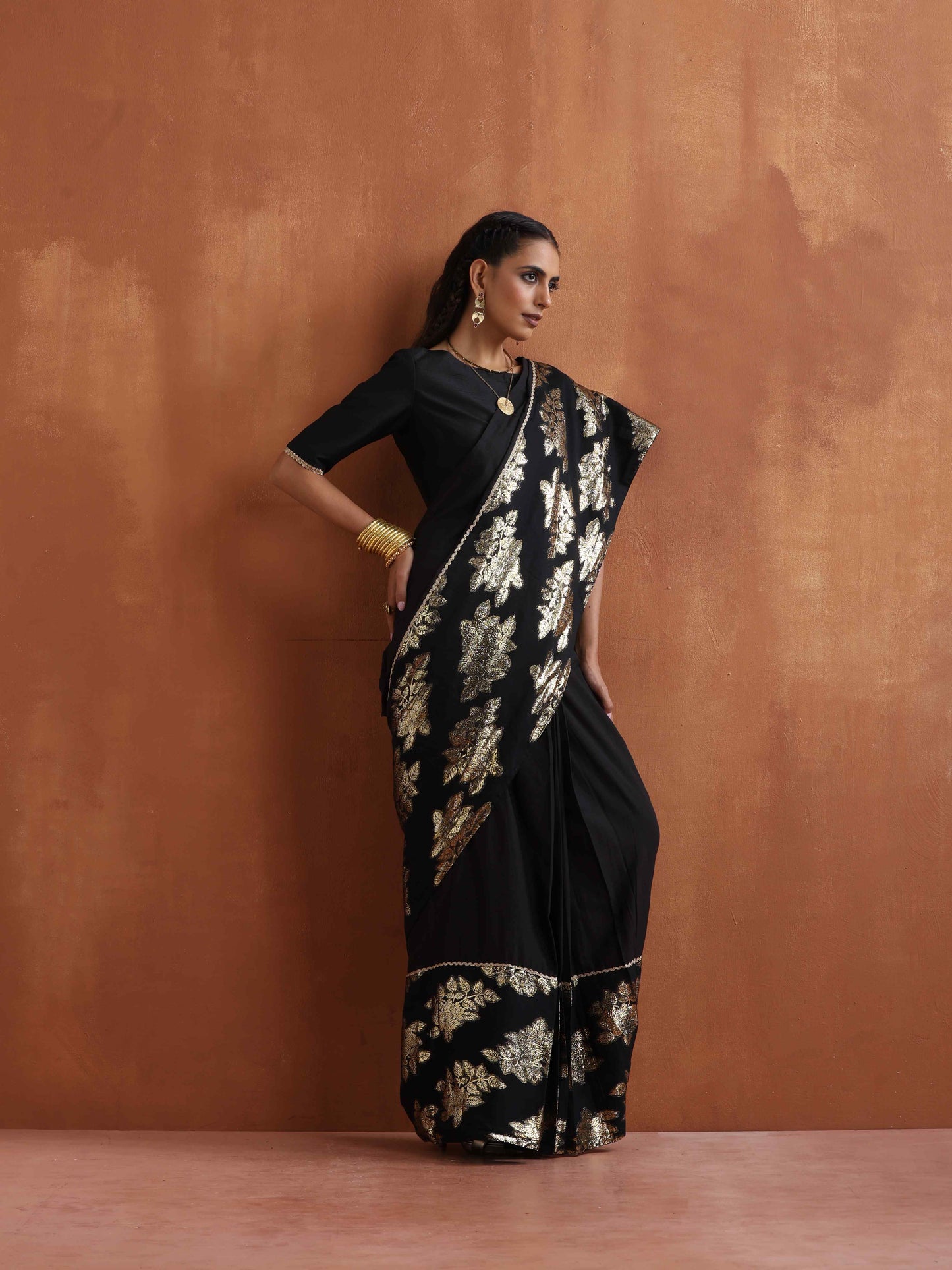 trueBrowns Black Metallic Ready To Wear Saree - Distacart