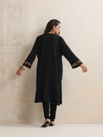 Thumbnail for trueBrowns Black Kashmiri Floral Embroidered Woollen Phiran Kurta - Distacart