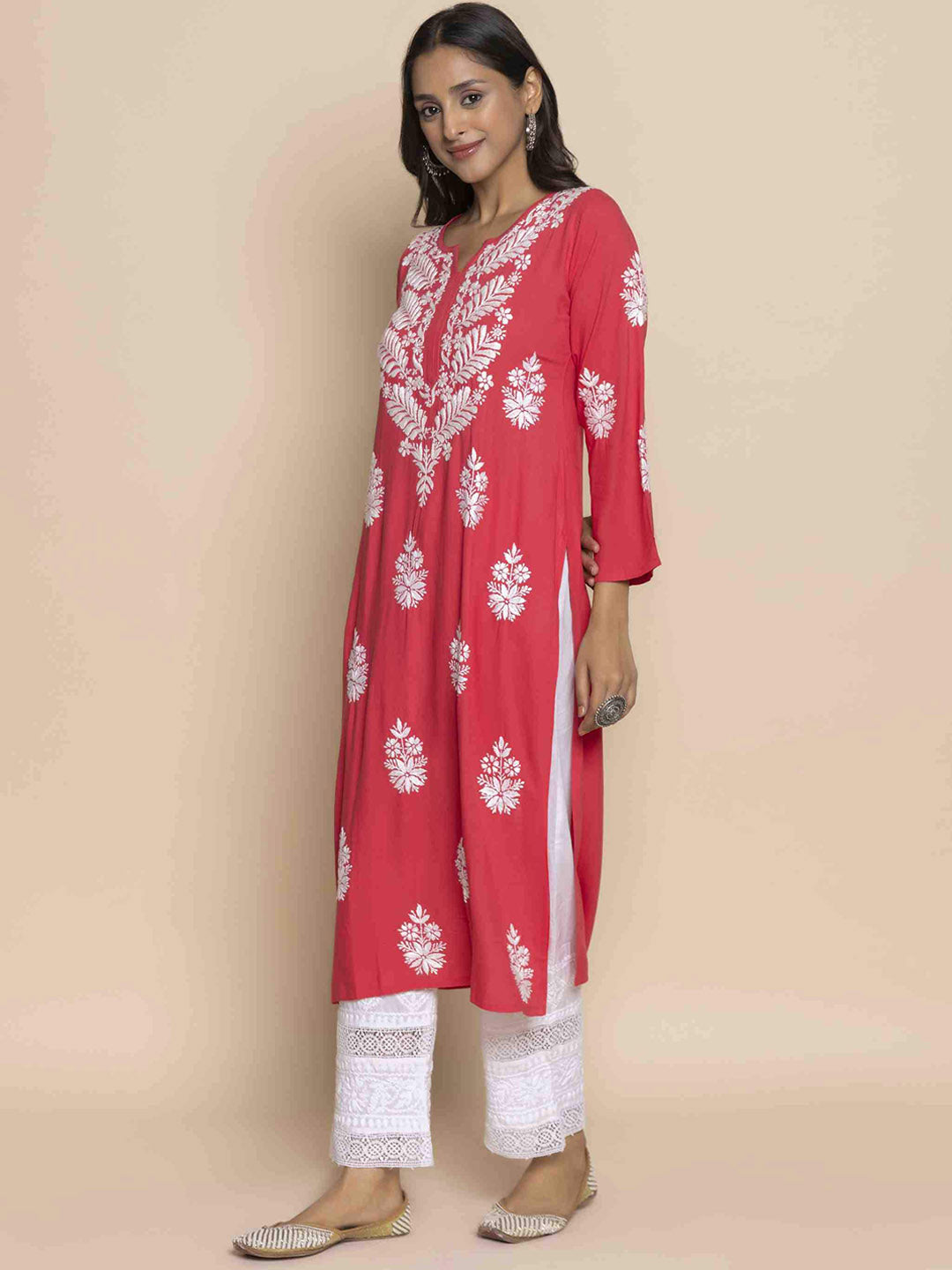 HOUSE OF KARI Floral Chikankari Embroidered Notched Round Neck Straight Kurta - Distacart