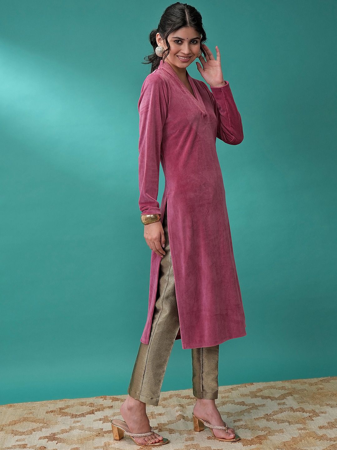 Vishudh Pink V Neck Long Sleeves Gotta Patti Kurta