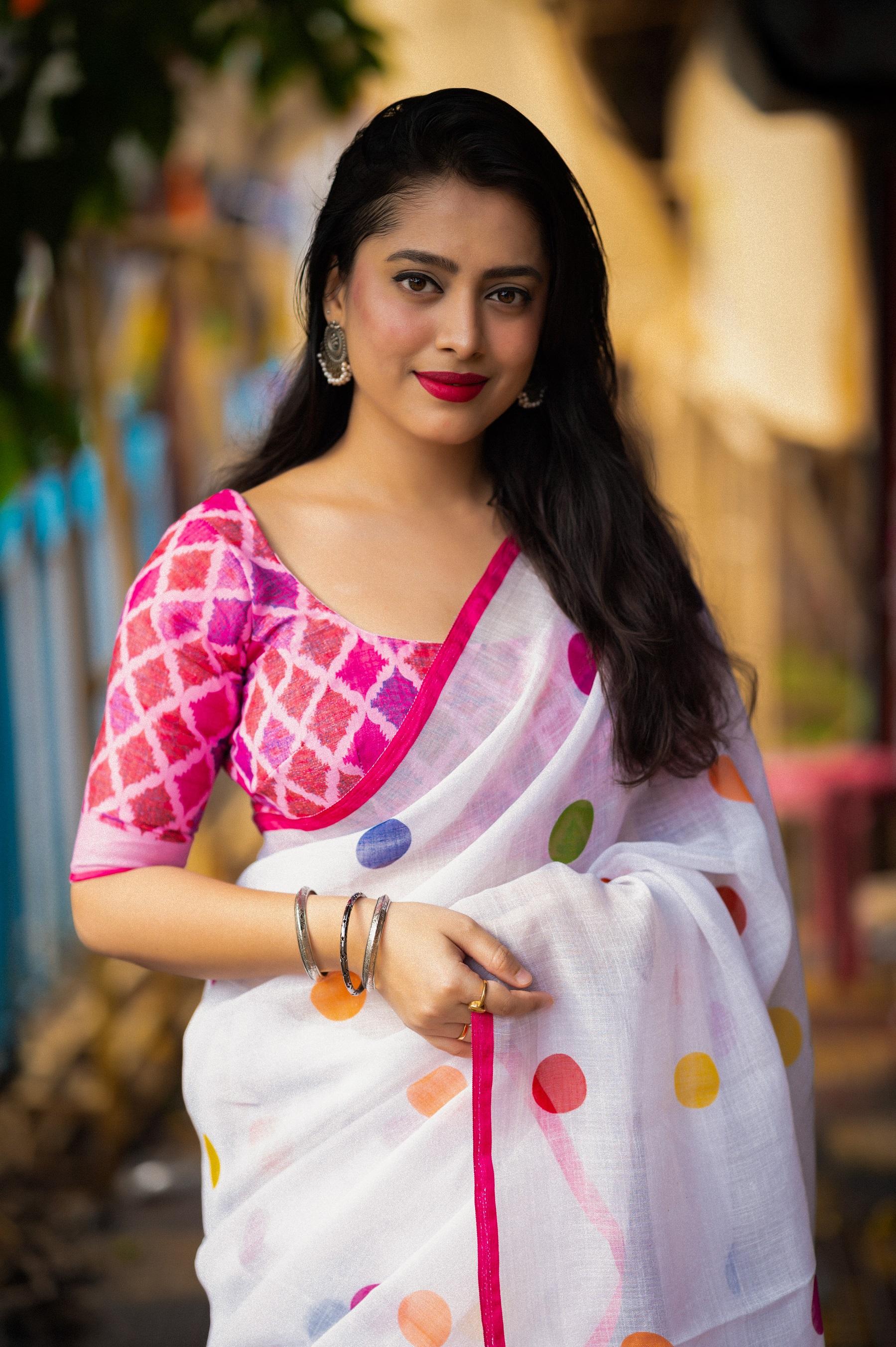 White Pure Linen Ethnic Motifs Saree with Unstitched Blouse - A2M - Distacart