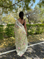 Thumbnail for photo_6224327912182626982_y (1)