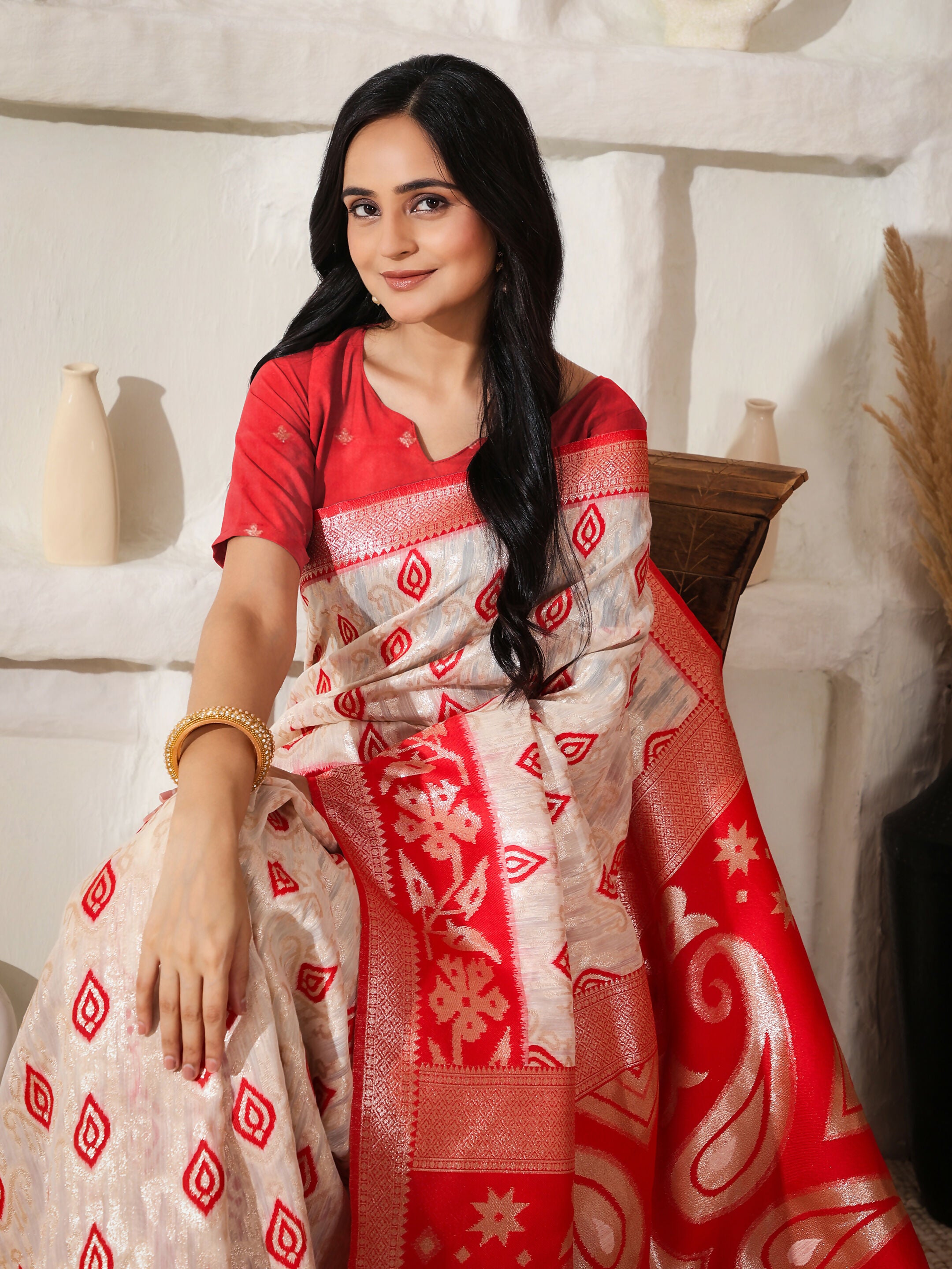 Astita Linen Cotton Red & White Saree