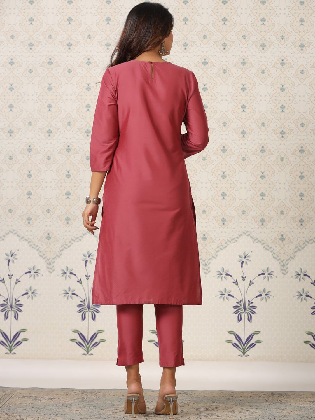 Ode by House of Pataudi Floral Yoke Design Thread Work Straight Kurta - Distacart