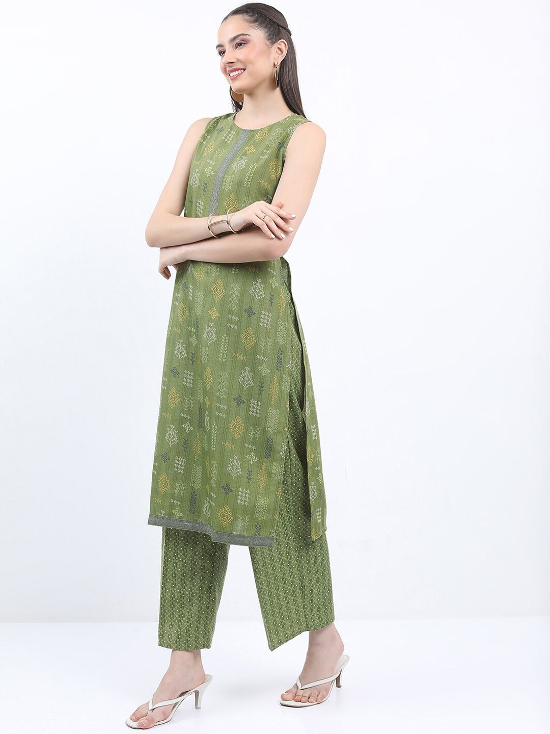 Vishudh Ethnic Motifs Printed Sleeveless Regular Kurta With Palazzos - Distacart
