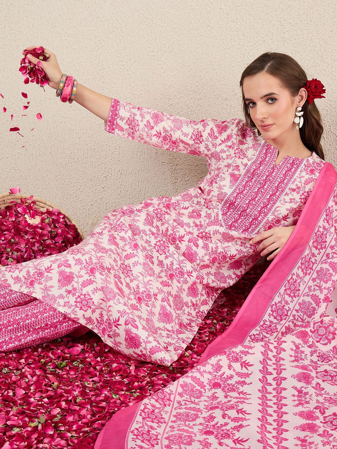 Indo Era Women Floral Printed Kurta with Trousers & Dupatta