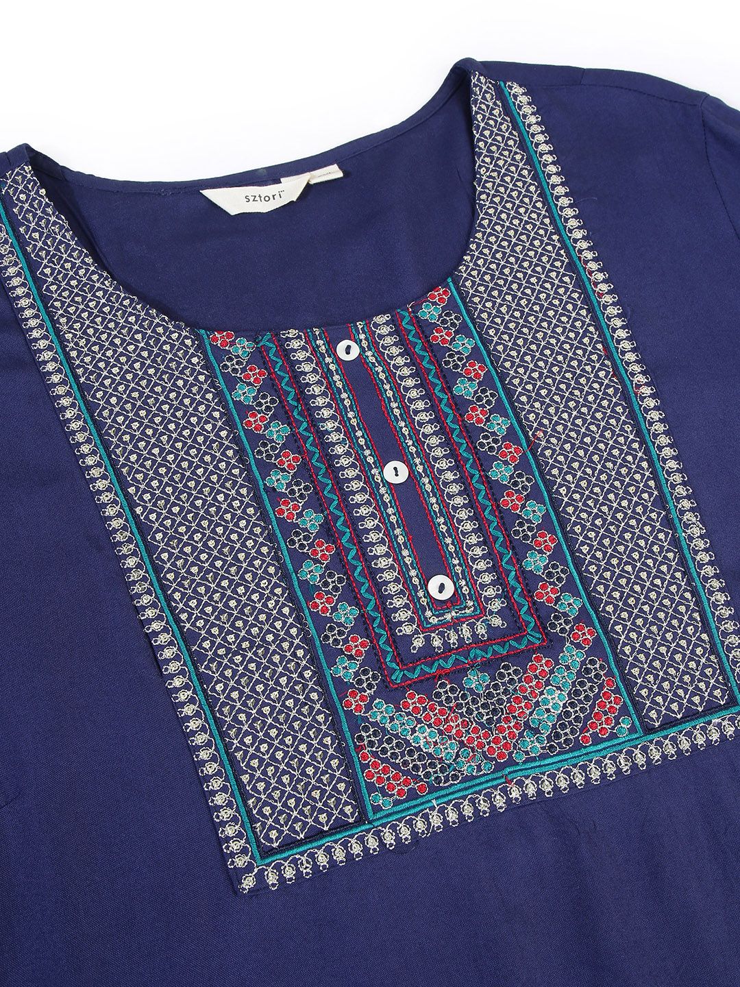 Sztori Plus Size Floral Yoke Design Sequinned Straight Kurta