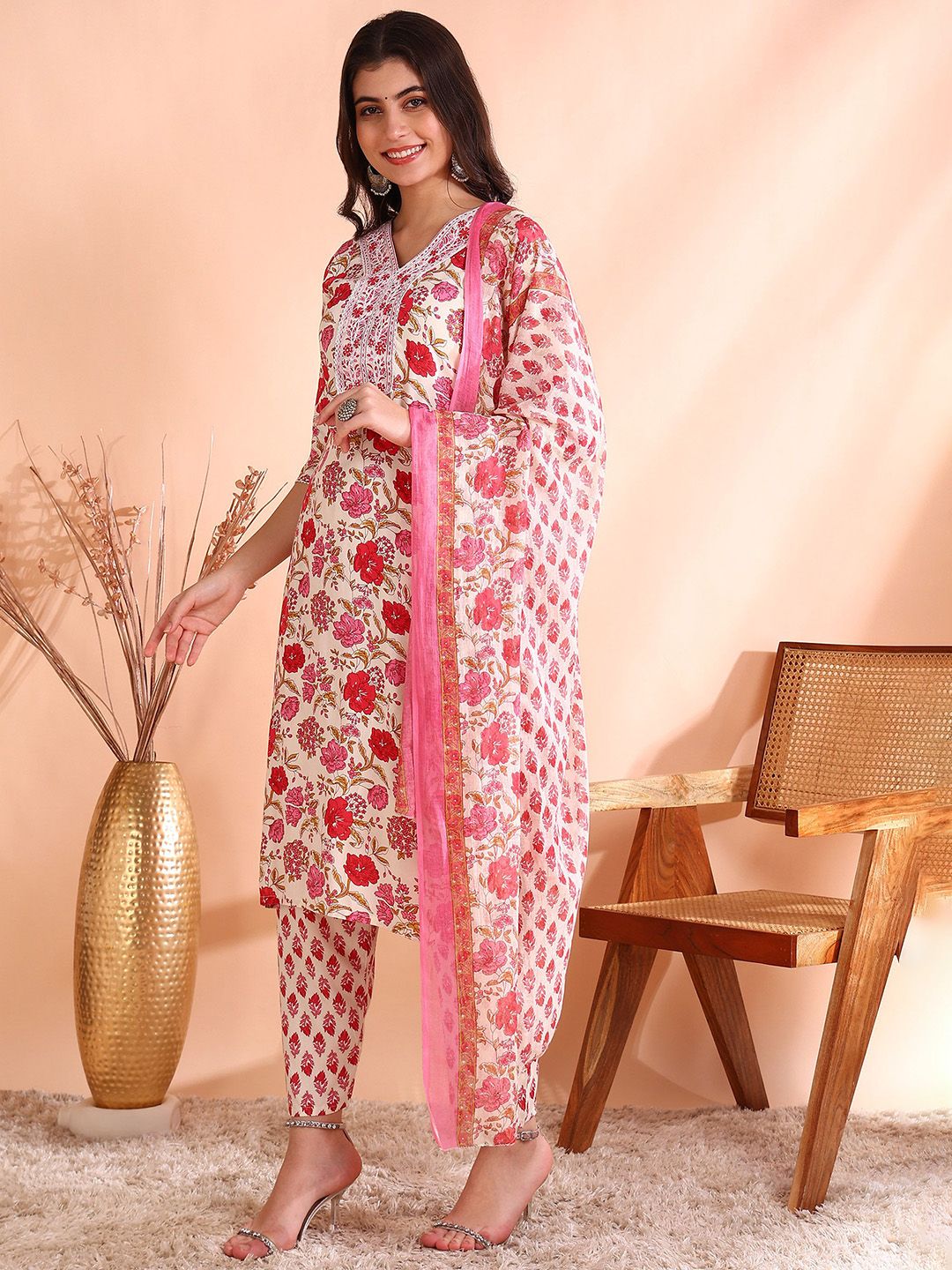 Ode by House of Pataudi Floral Printed Pure Cotton Straight Kurta with Trousers & Dupatta - Distacart