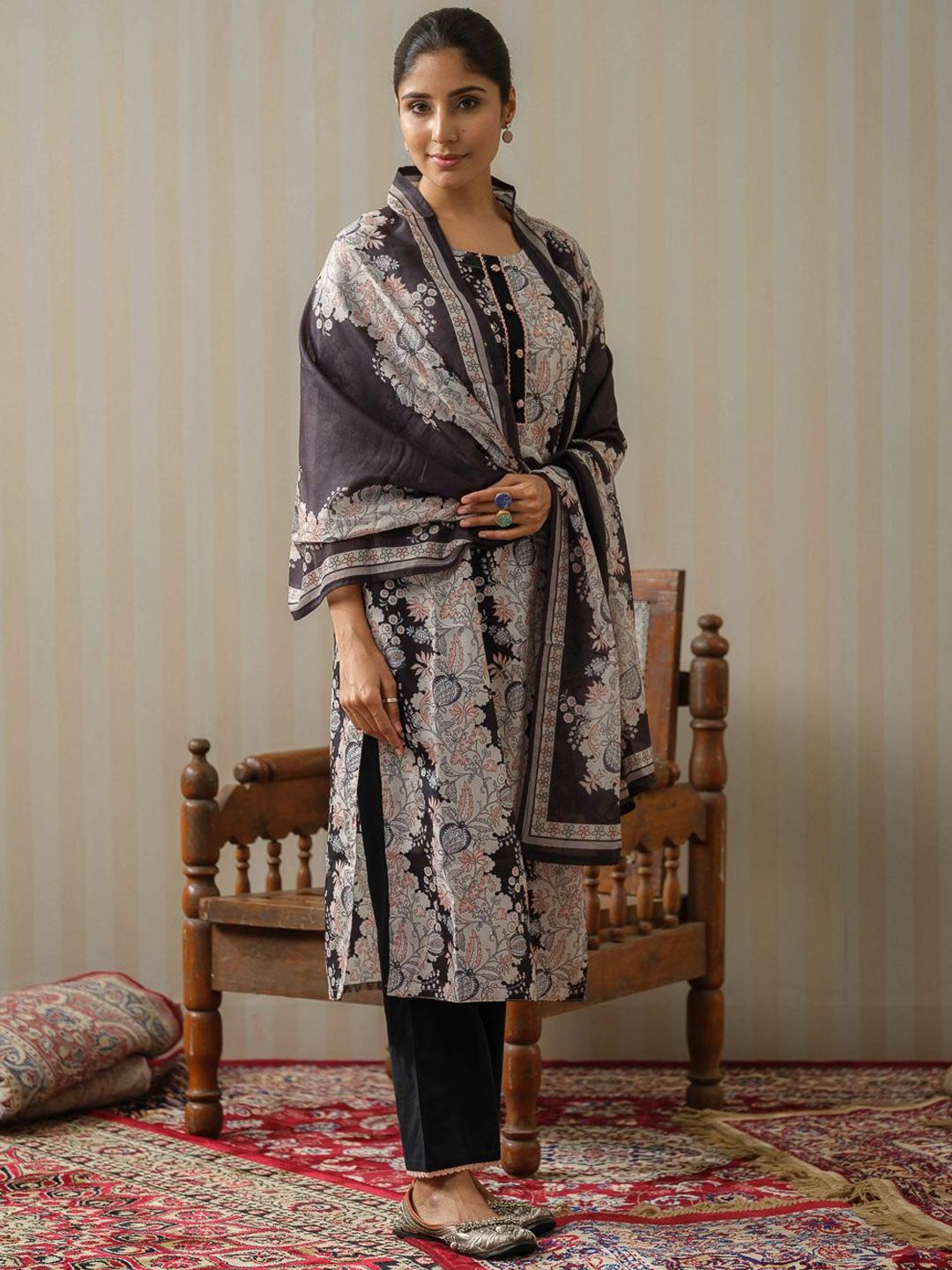 Ode by House of Pataudi Floral Printed Lace Inserts Kurta With Palazzos & Dupatta - Distacart