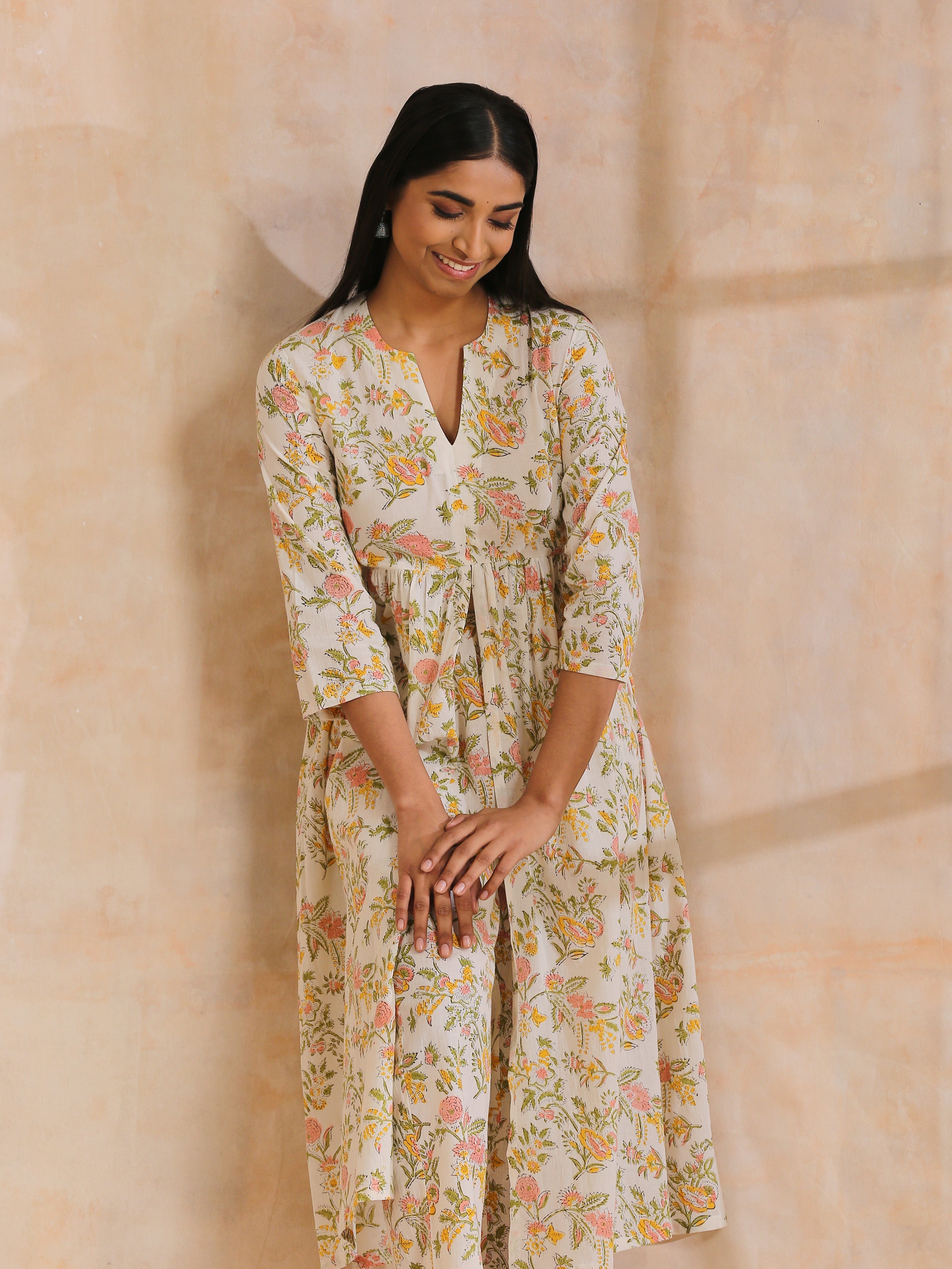 trueBrowns White Multi Color Overall Block Print Cotton Kurta Pant Set - Distacart