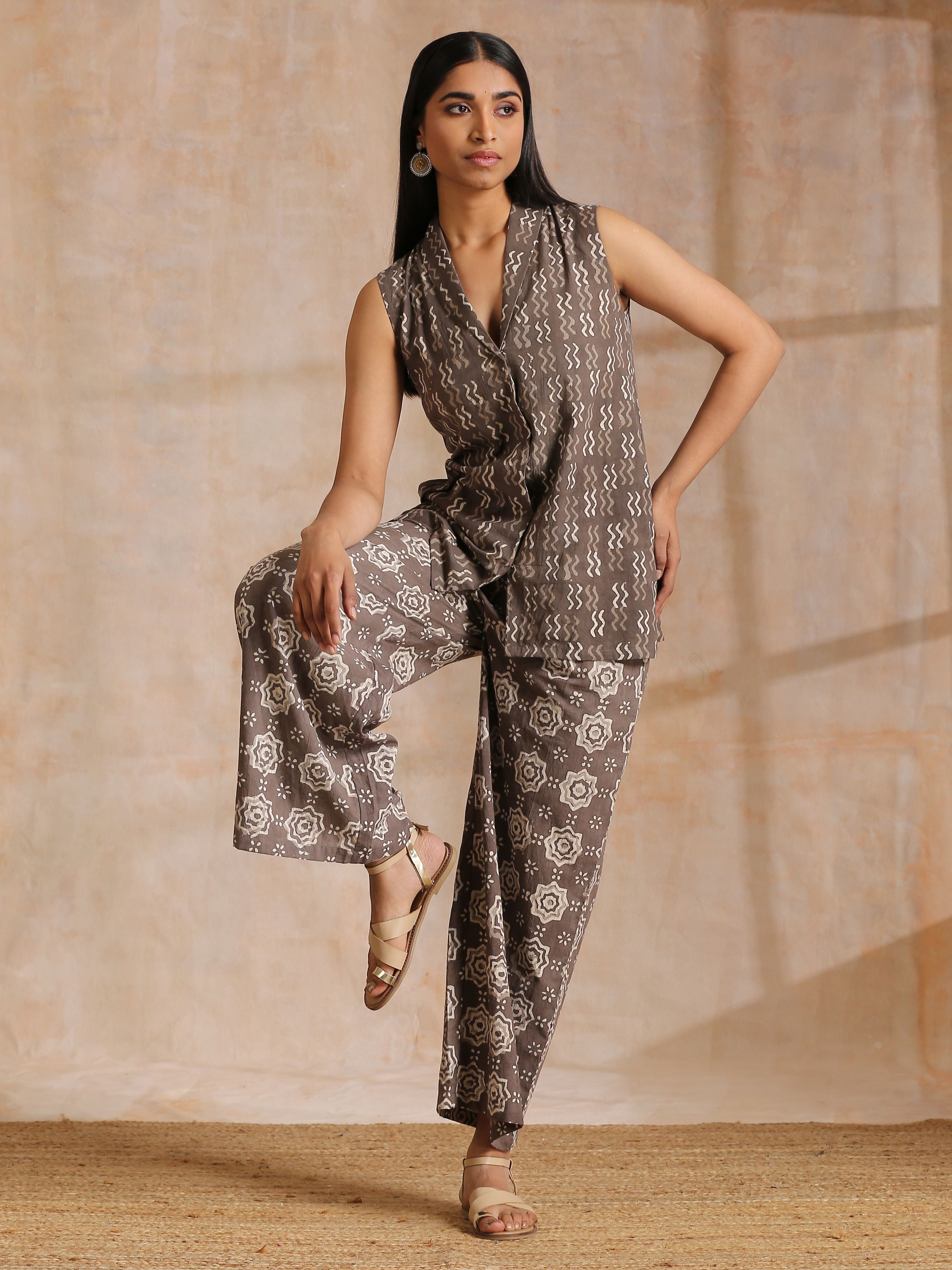trueBrowns Clay Dabu Zig-Zag Motifs Print Cotton Sleeveless Jacket Pant Set - Distacart