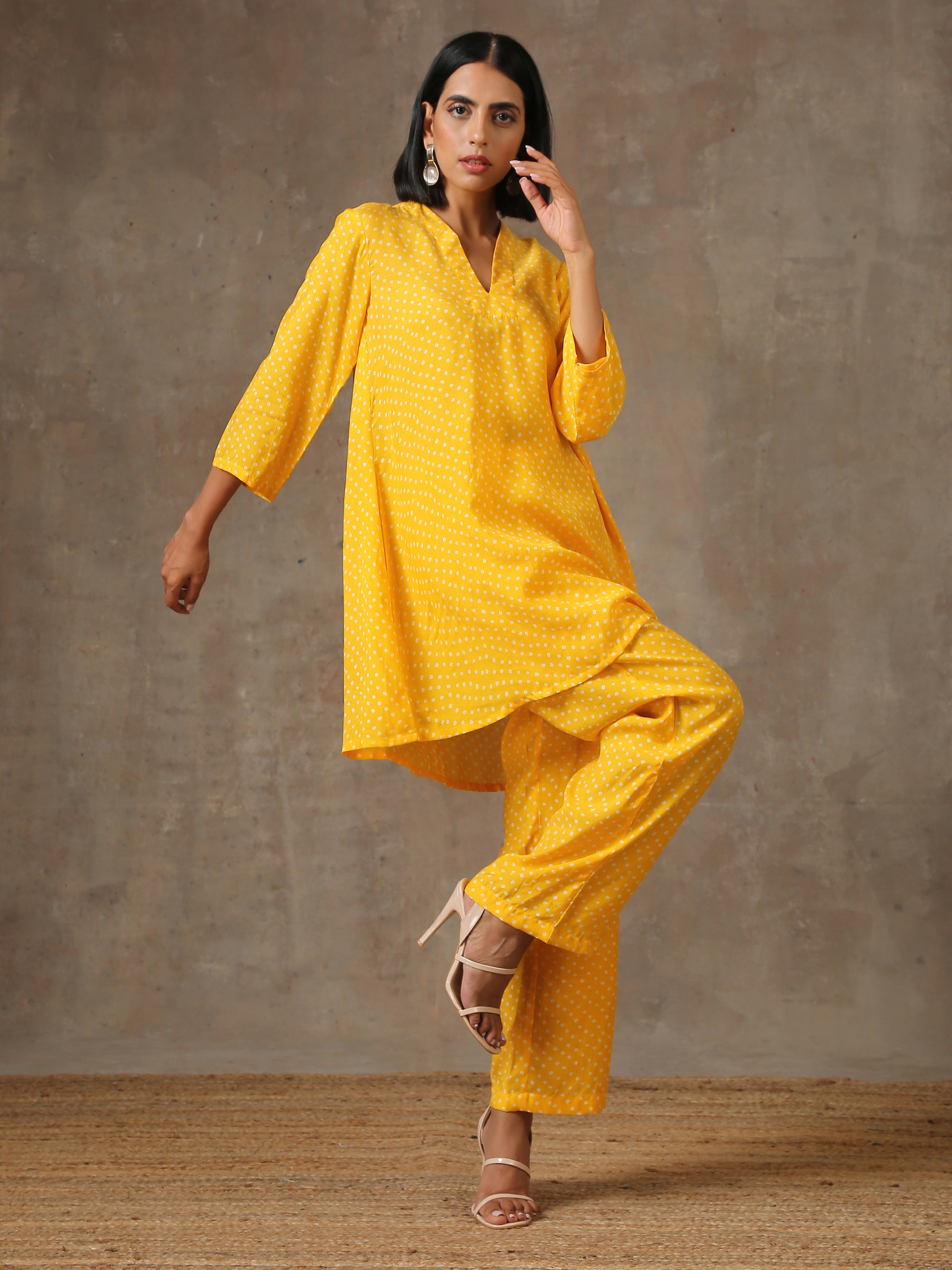 trueBrowns Yellow Bandhani Flare Printed Silk Co-Ord Set | Relove