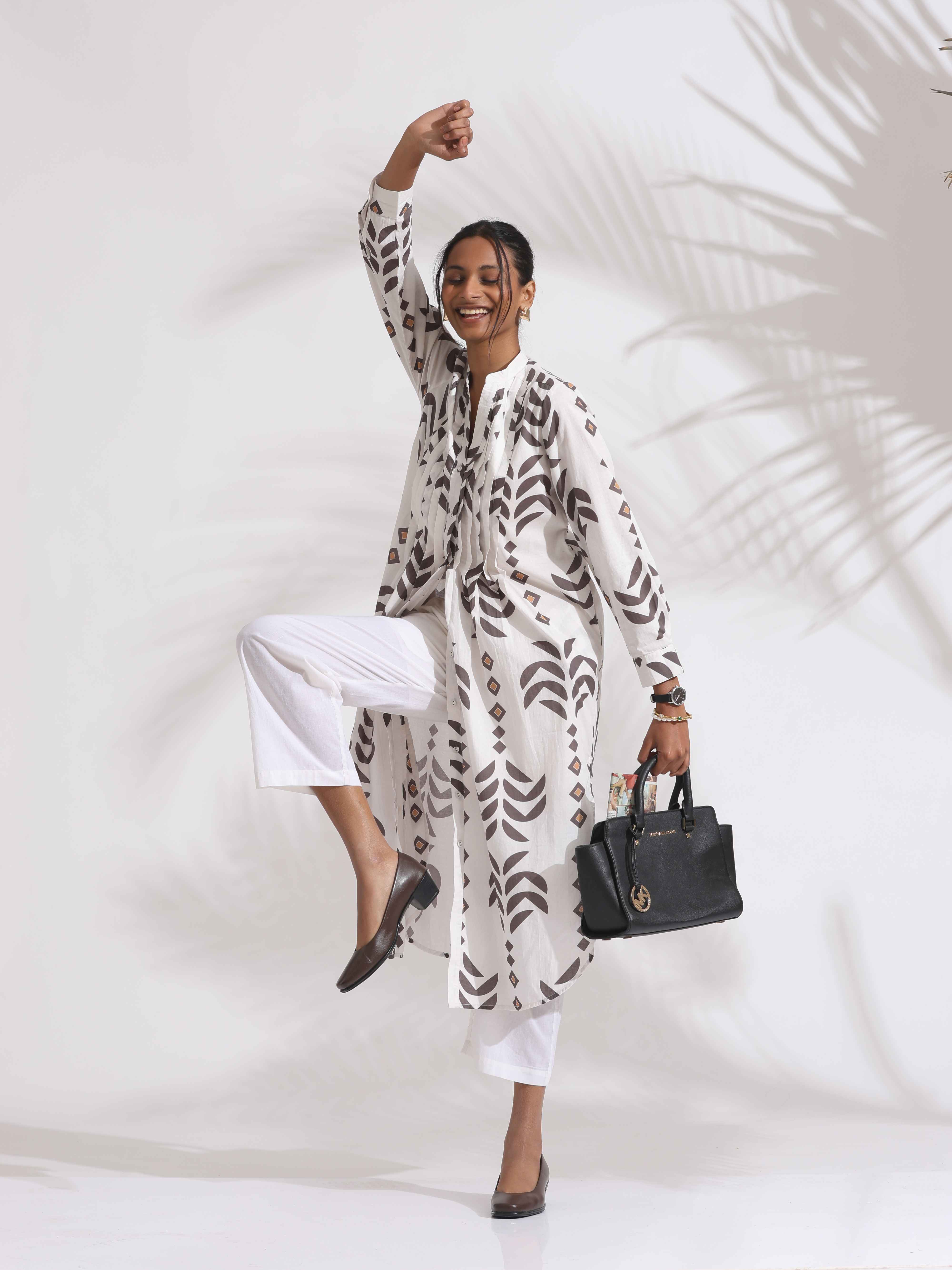 trueBrowns White Cotton Stripe Print Pleated Kurta Set