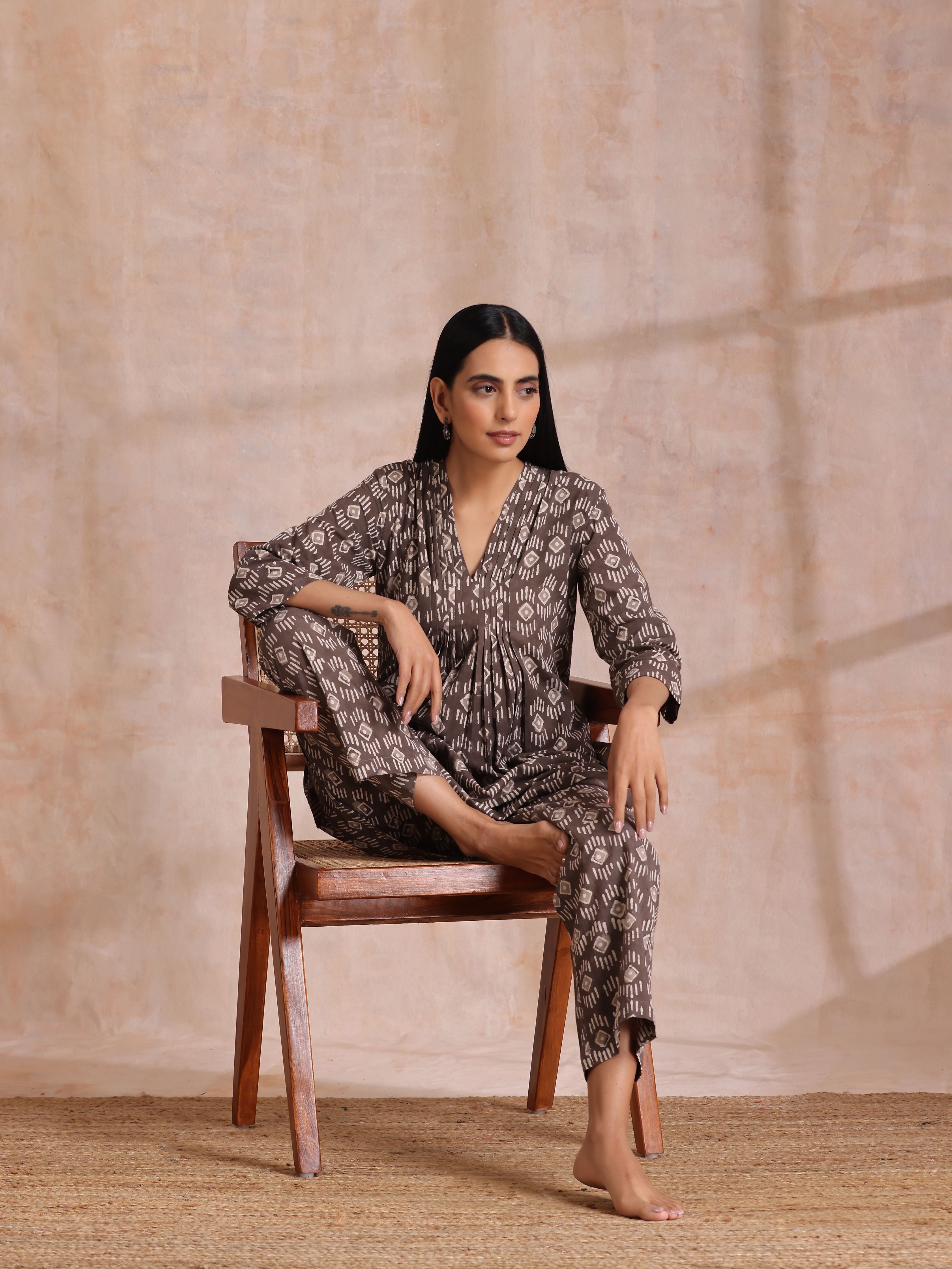 trueBrowns Clay Dabu Geometric Print Cotton Pleated Co-Ord Set - Distacart