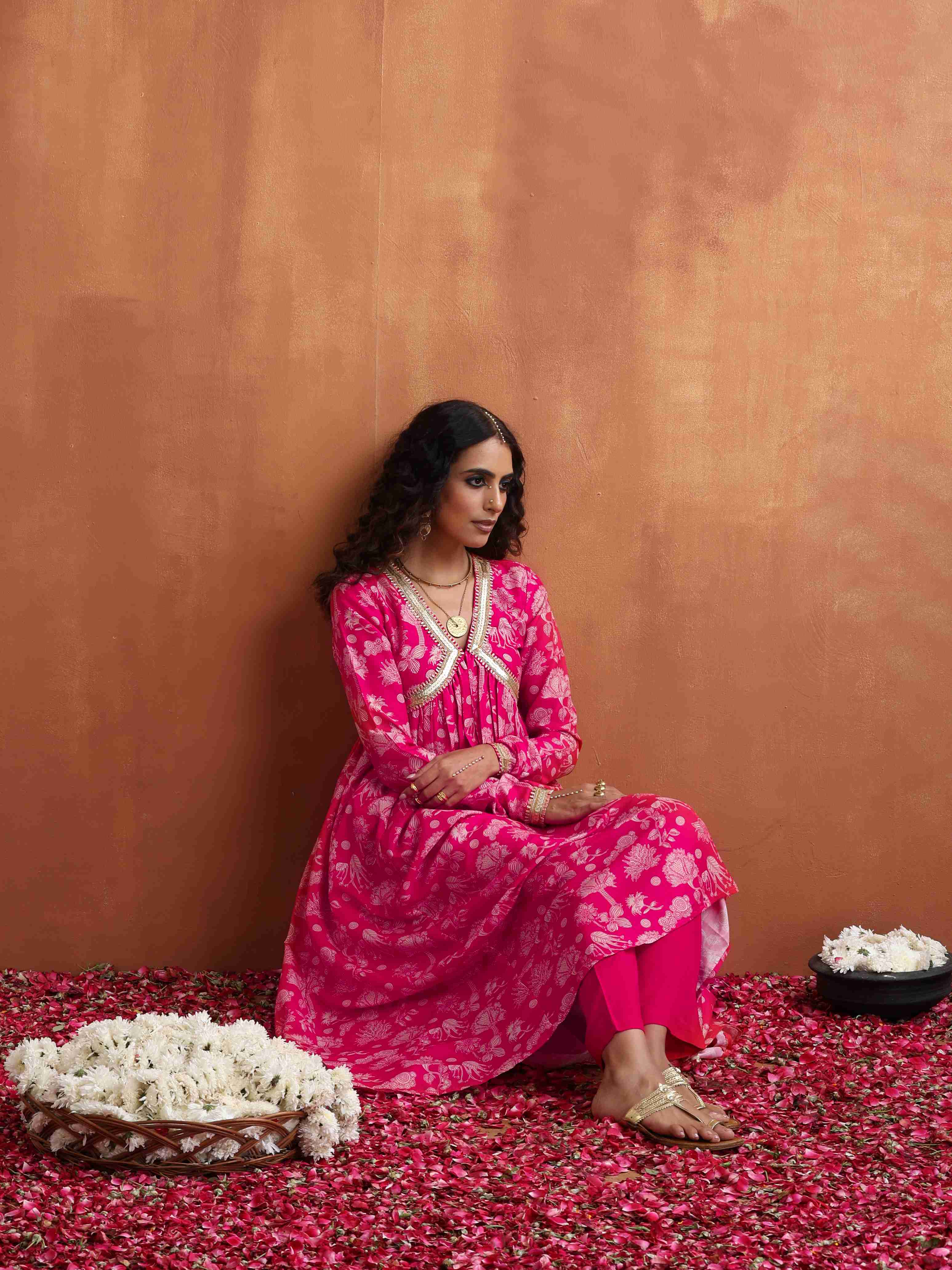 trueBrowns Red Print Flared Anarkali Kurta Set - Distacart