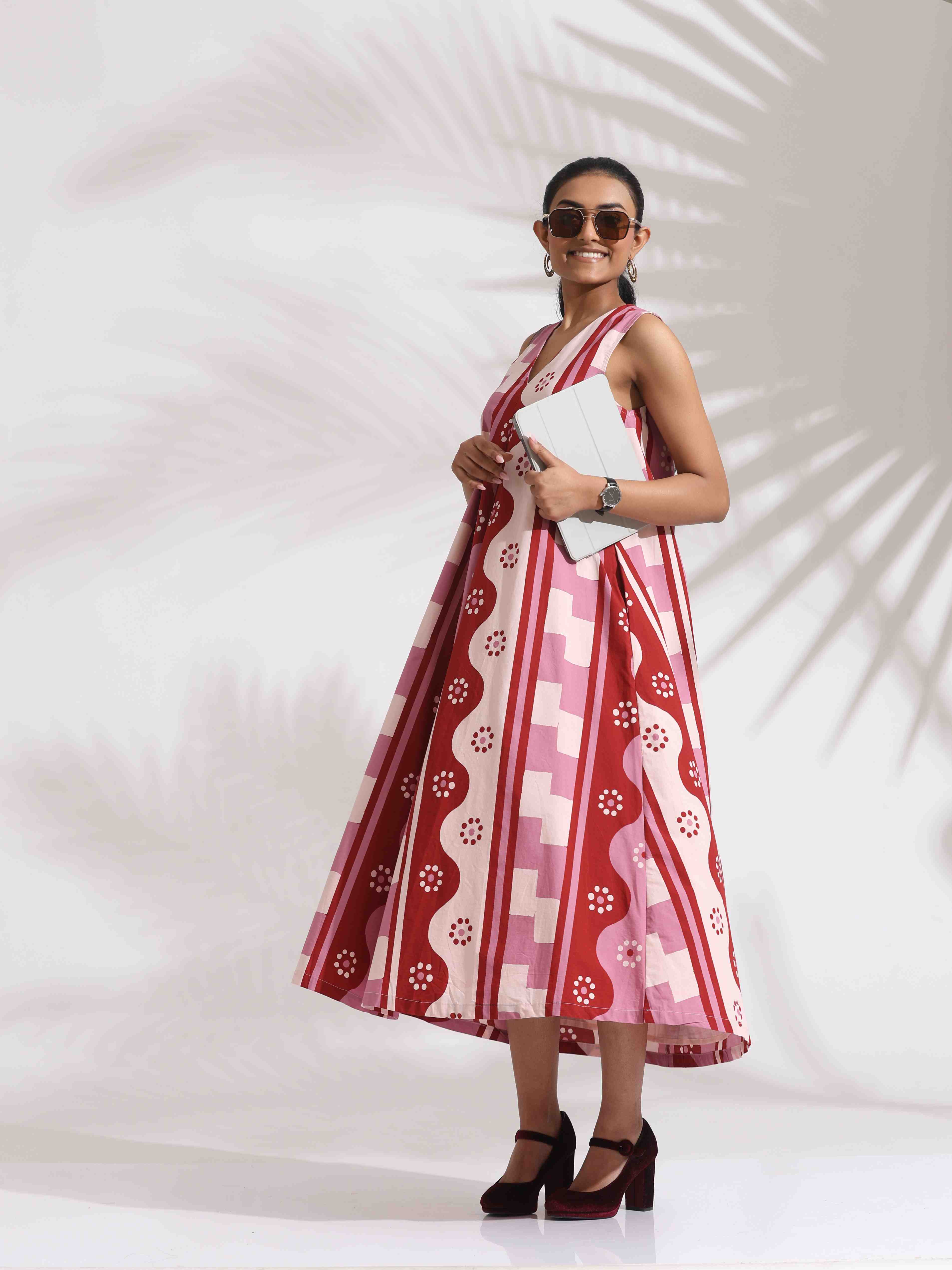 trueBrowns Pink Cotton Abstract Print Dress