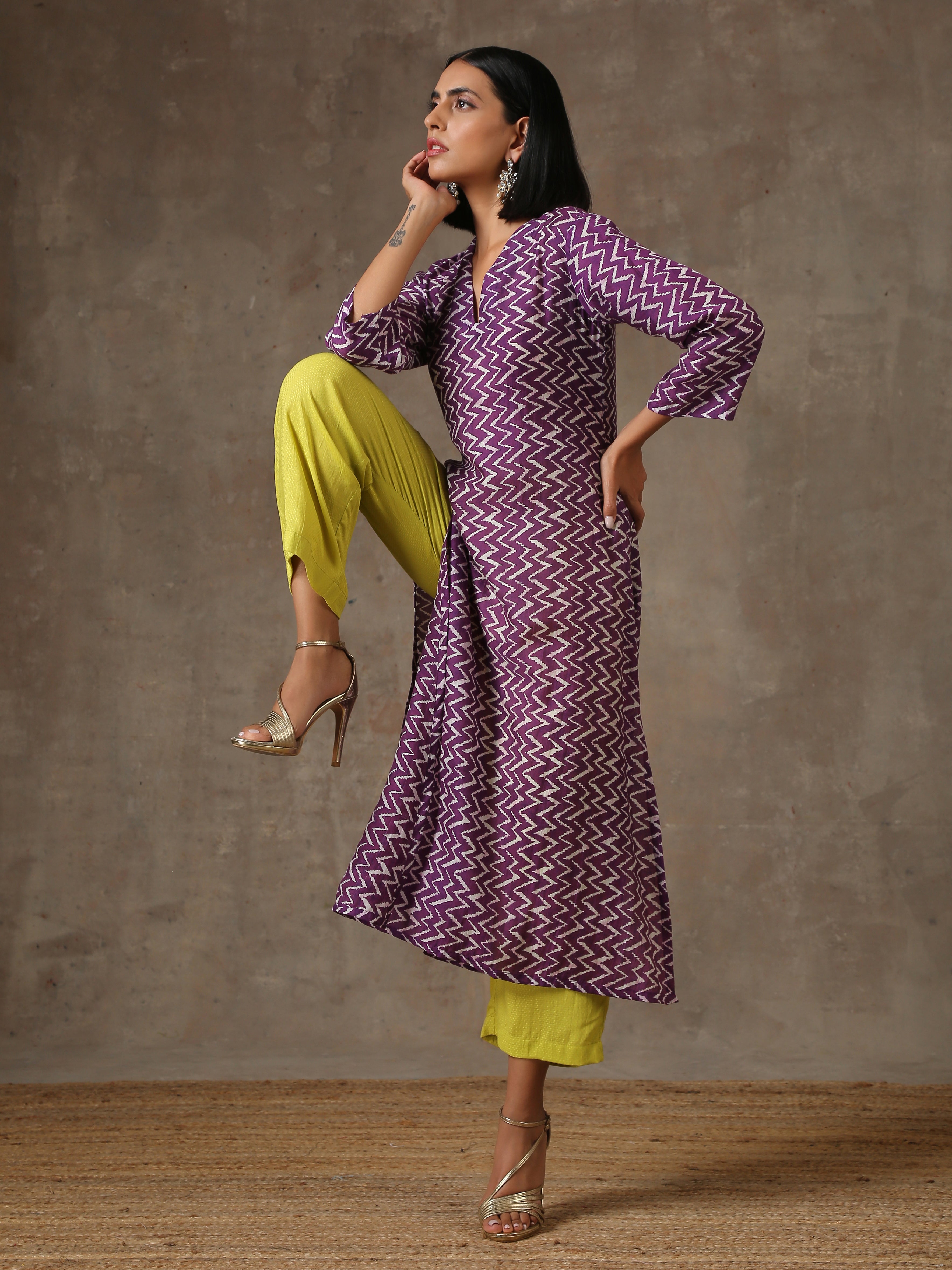 trueBrowns Purple White Lehariya Printed Silk kurta Pant Set - Distacart