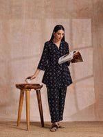 Thumbnail for trueBrowns Black White Floral Print Cotton Collar Short Co-Ord Set - Distacart