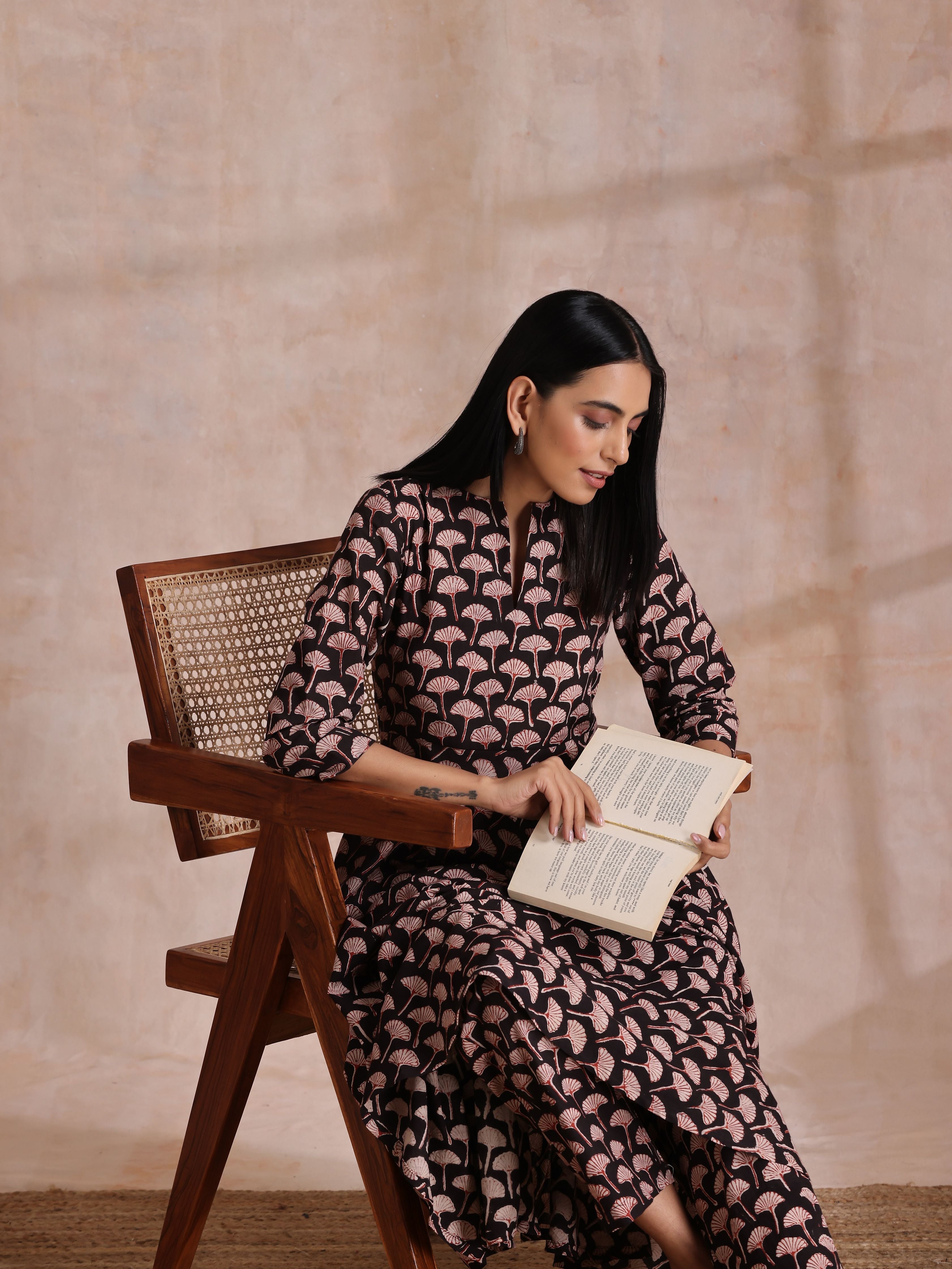 trueBrowns Black Floral Bagru Print Cotton Flared Kurta Pant Set - Distacart