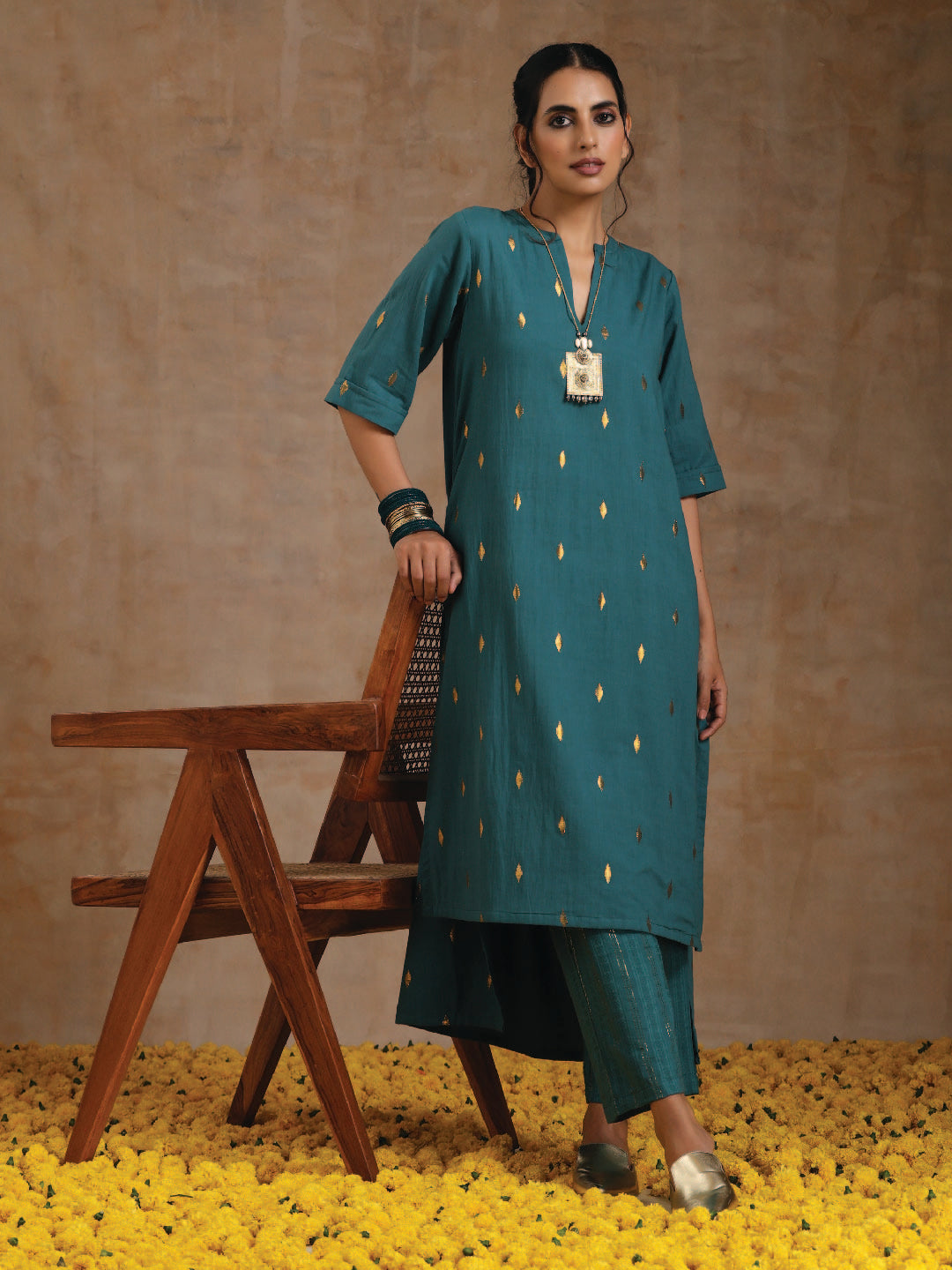 trueBrowns Deep Sea Gold Cotton Relaxed High-Low Kurta Set - Distacart