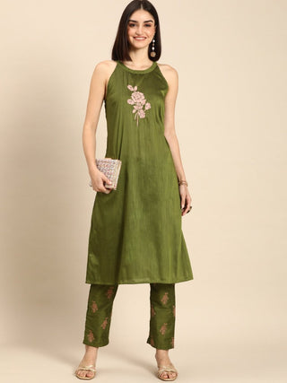 All About You Women Green Floral Print Embroidered Regular Kurta with Trousers - Distacart