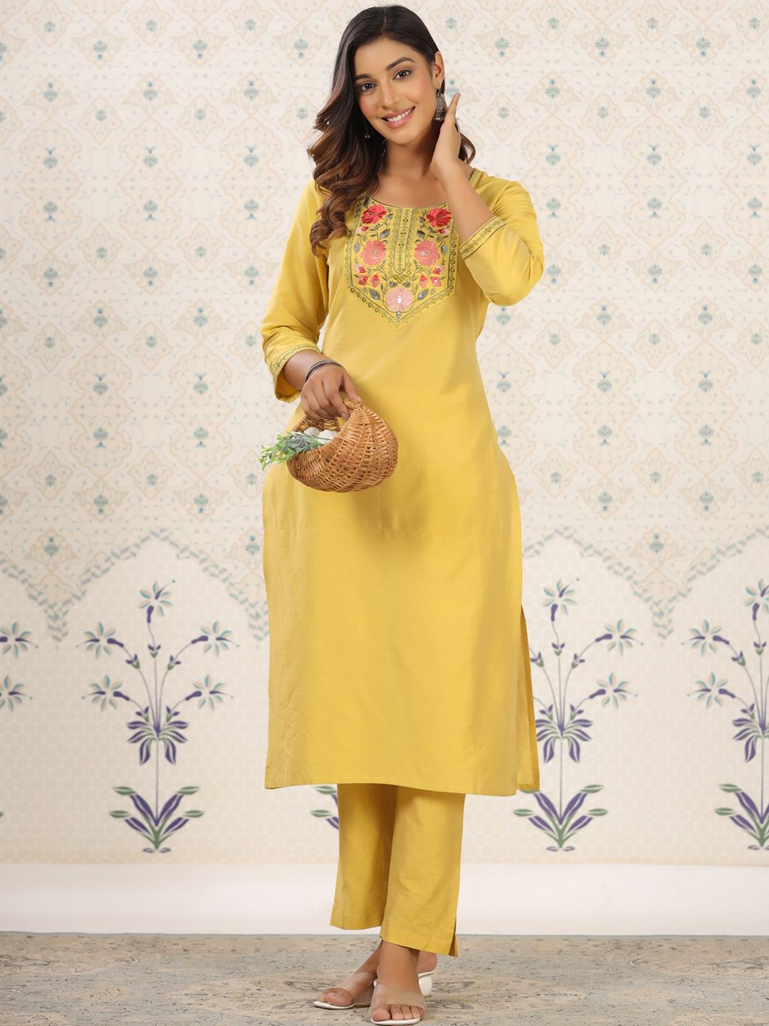 Ode by House of Pataudi Floral Embroidered Sequinned Kurta - Distacart