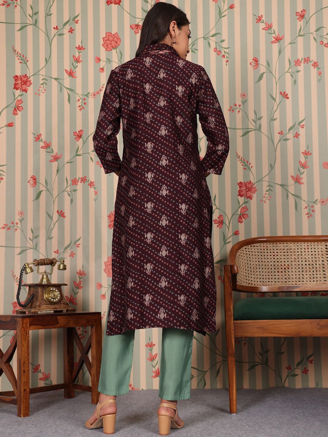 Ode by House of Pataudi Ethnic Motifs Regular Chanderi Silk Straight Kurta With Trousers - Distacart