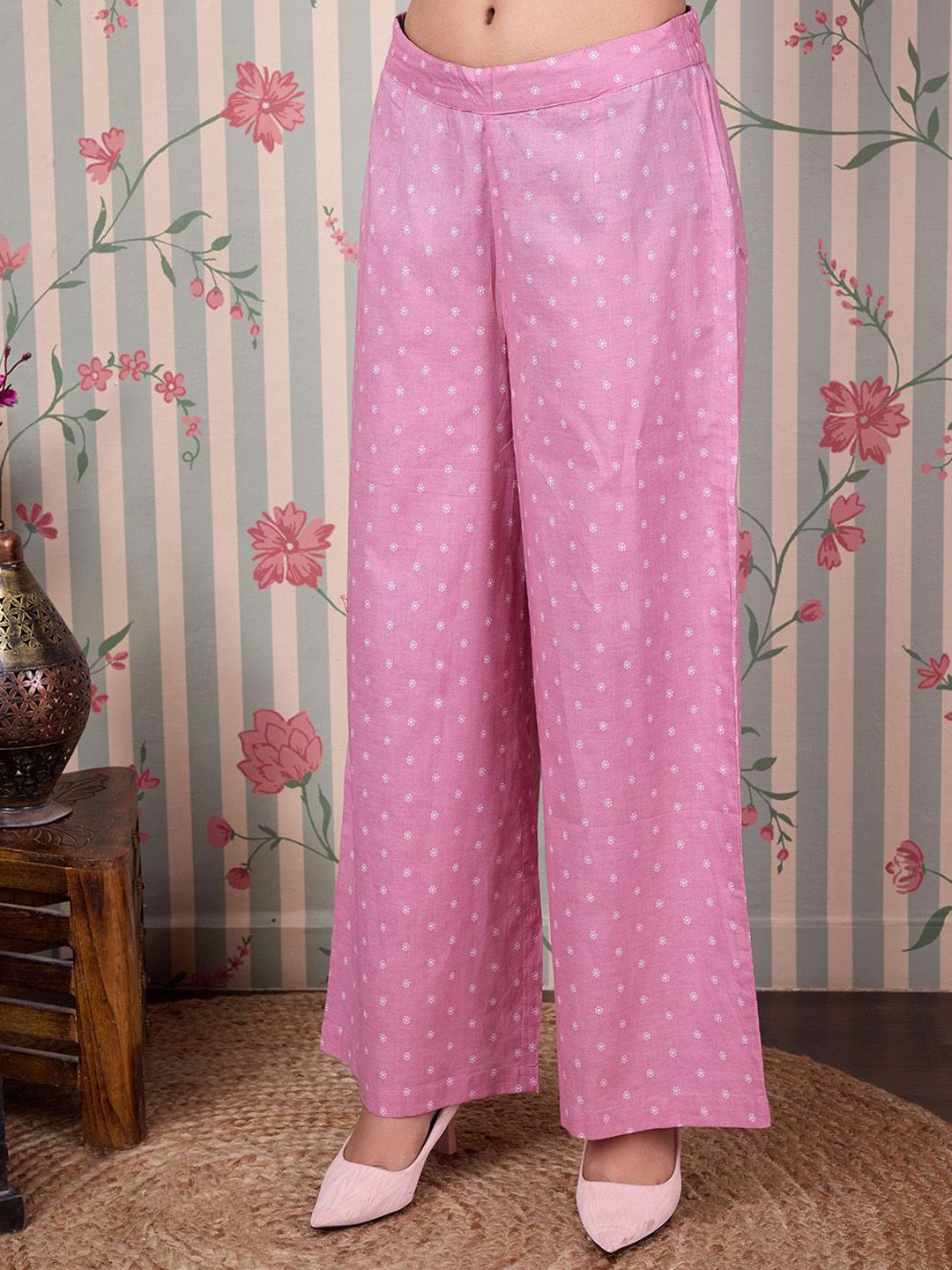 Ode by House of Pataudi Floral Printed Regular Pure Cotton Kurta with Trousers - Distacart