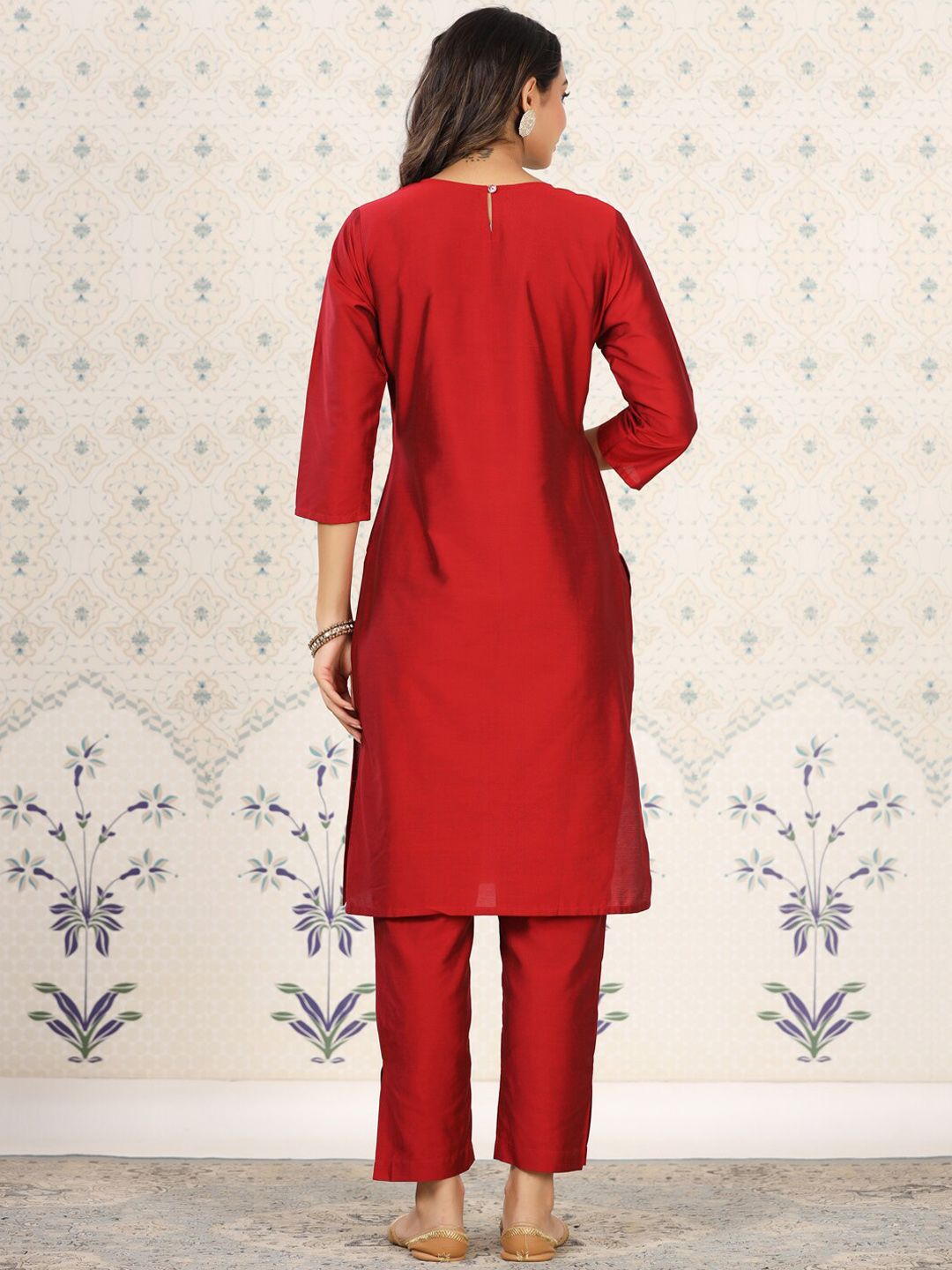 Ode by House of Pataudi Floral Embroidered Kurta - Distacart