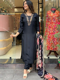 Thumbnail for Kalini Floral Yoke Design Regular Sequinned Kurta With Trousers & Dupatta - Distacart