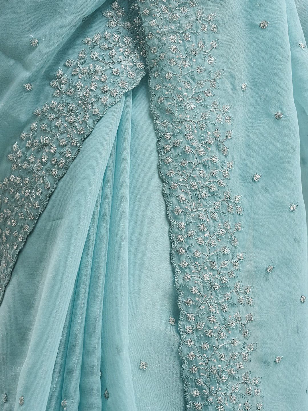 kasee Floral Embroidered Saree - Distacart