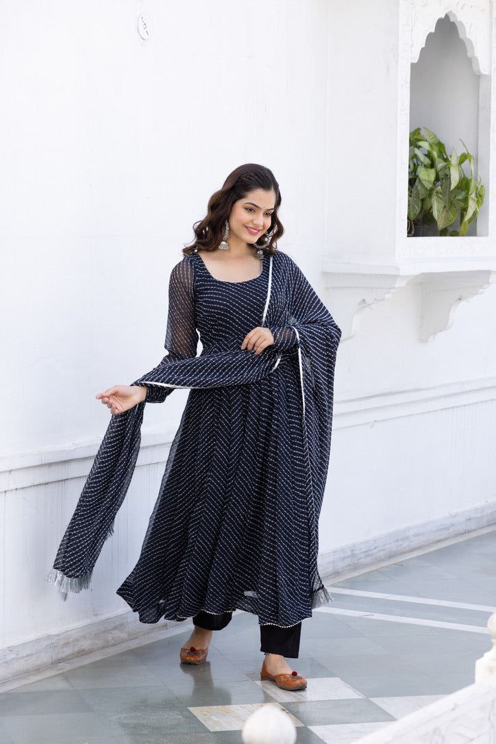 NOZ2TOZ Women Floral Printed Knee Length Elbow Length Sleeves Round Neck Kurti And Palazzo Set With Net Dupatta - Black - Distacart