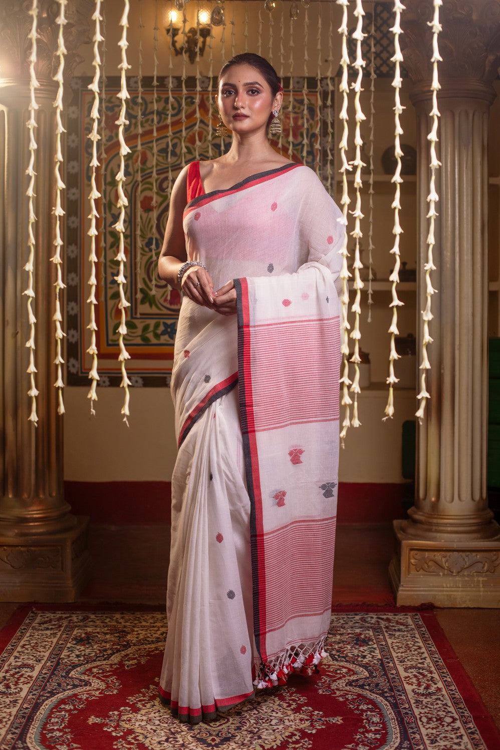 Very Much Indian Mastaani - Pure Mul Jamdhani Cotton Handloom Saree with Beautiful Heart Weaves - Red - Distacart