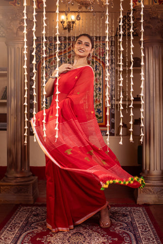 Very Much Indian Mastaani - Pure Mul Jamdhani Cotton Handloom Saree with Beautiful Diamond Weaves - Red - Distacart