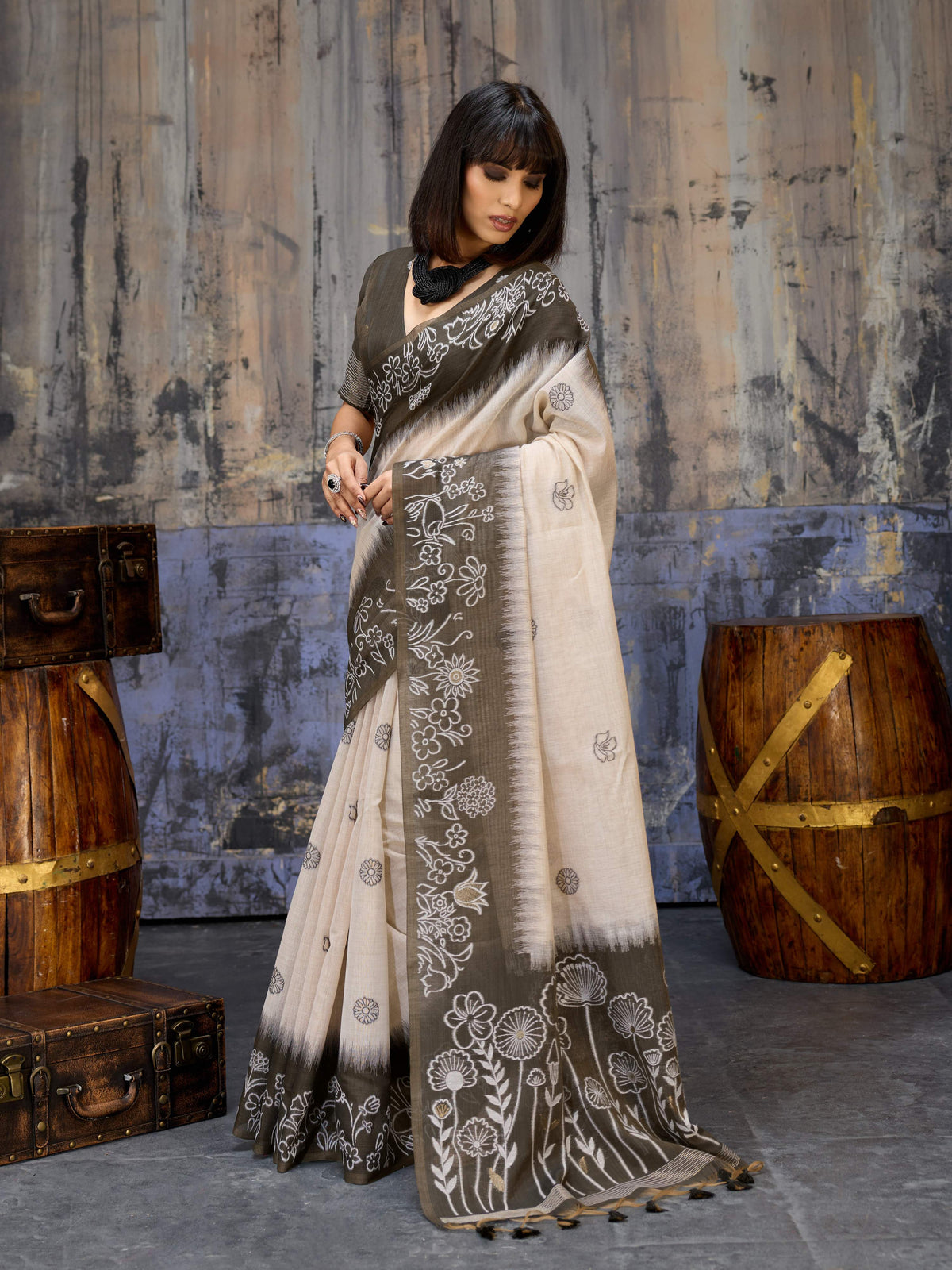 Aastha Fashion Grey Munga Cotton Printed Saree - Distacart