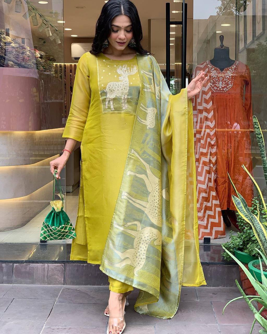 Malishka Women's Green Roman Silk Zari Weaving Straight Kurta Pant With Dupatta - Distacart