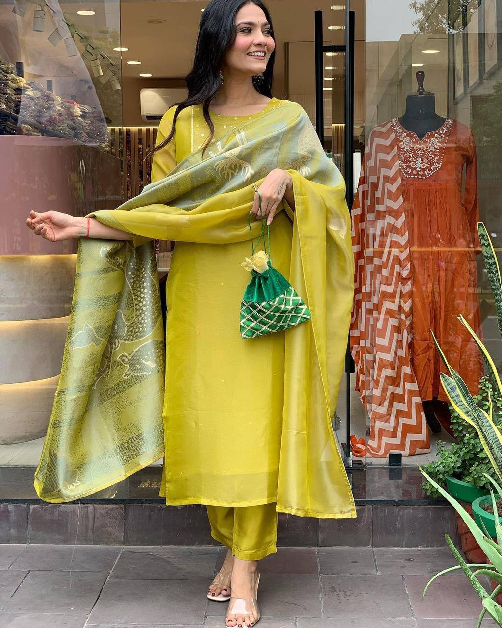 Malishka Women's Green Roman Silk Zari Weaving Straight Kurta Pant With Dupatta - Distacart