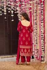 Thumbnail for Malishka Women's Maroon Muslin Printed Straight Kurta Pant With Dupatta - Distacart