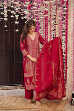 Thumbnail for Malishka Women's Maroon Muslin Printed Straight Kurta Pant With Dupatta - Distacart