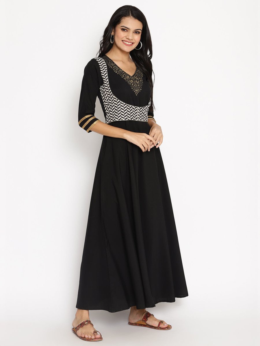 Ahalyaa Womens Black Colored Digital Print Plain Zari Kurta Set - Distacart