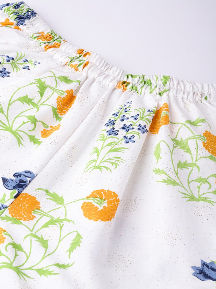 Ahalyaa Women Off white Printed Kurta Set