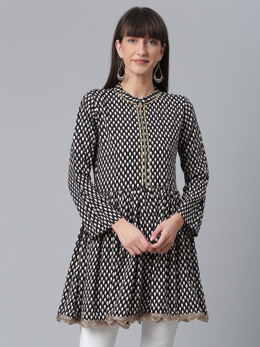 Ahalyaa Black & White Printed Tunic