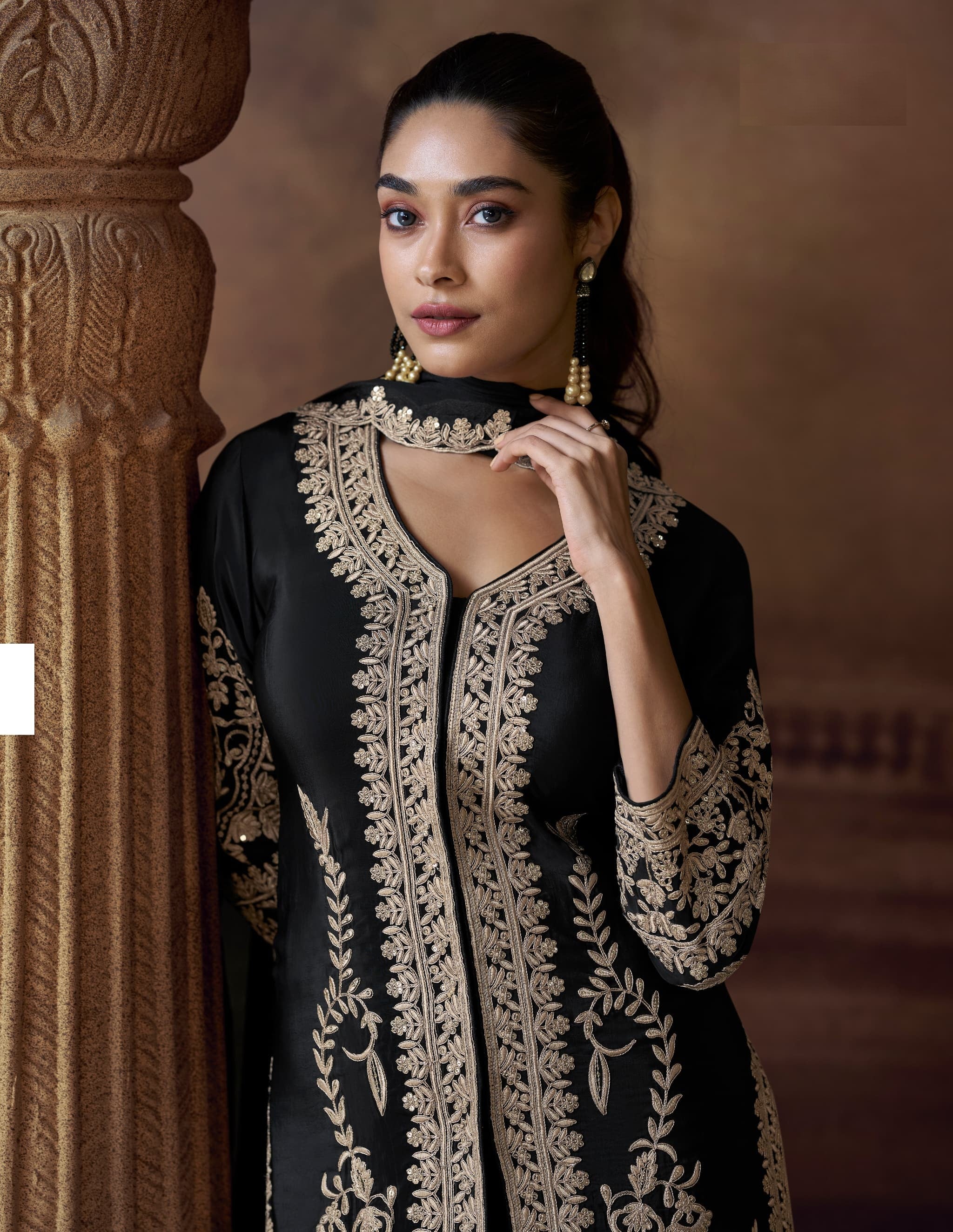 Aarshi Fashions Black Chinon Silk Suit