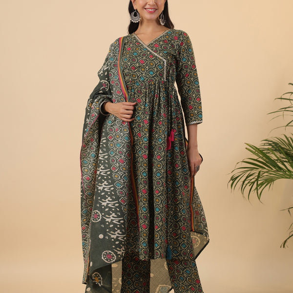 Janasya Angrakha Poly Cotton Green Gemometric V-Neck Kurta Set - Distacart
