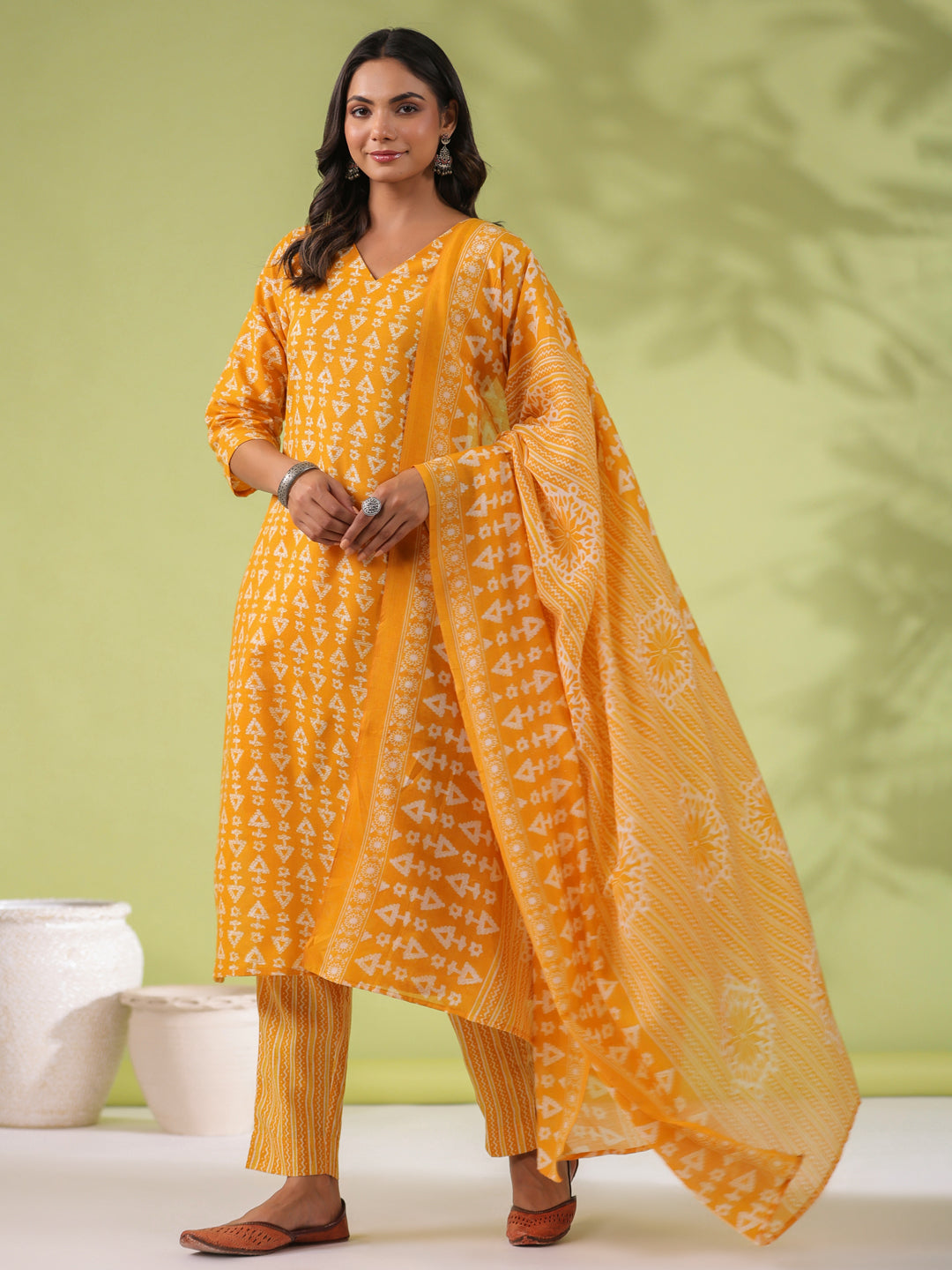 Janasya Regular Poly Cotton Mustard Gemometric V-Neck Kurta Set - Distacart