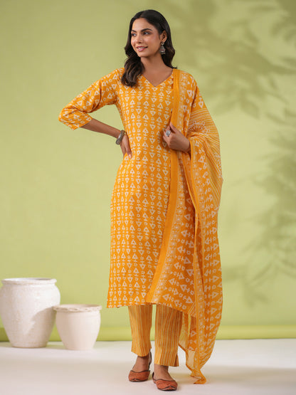 Janasya Regular Poly Cotton Mustard Gemometric V-Neck Kurta Set - Distacart