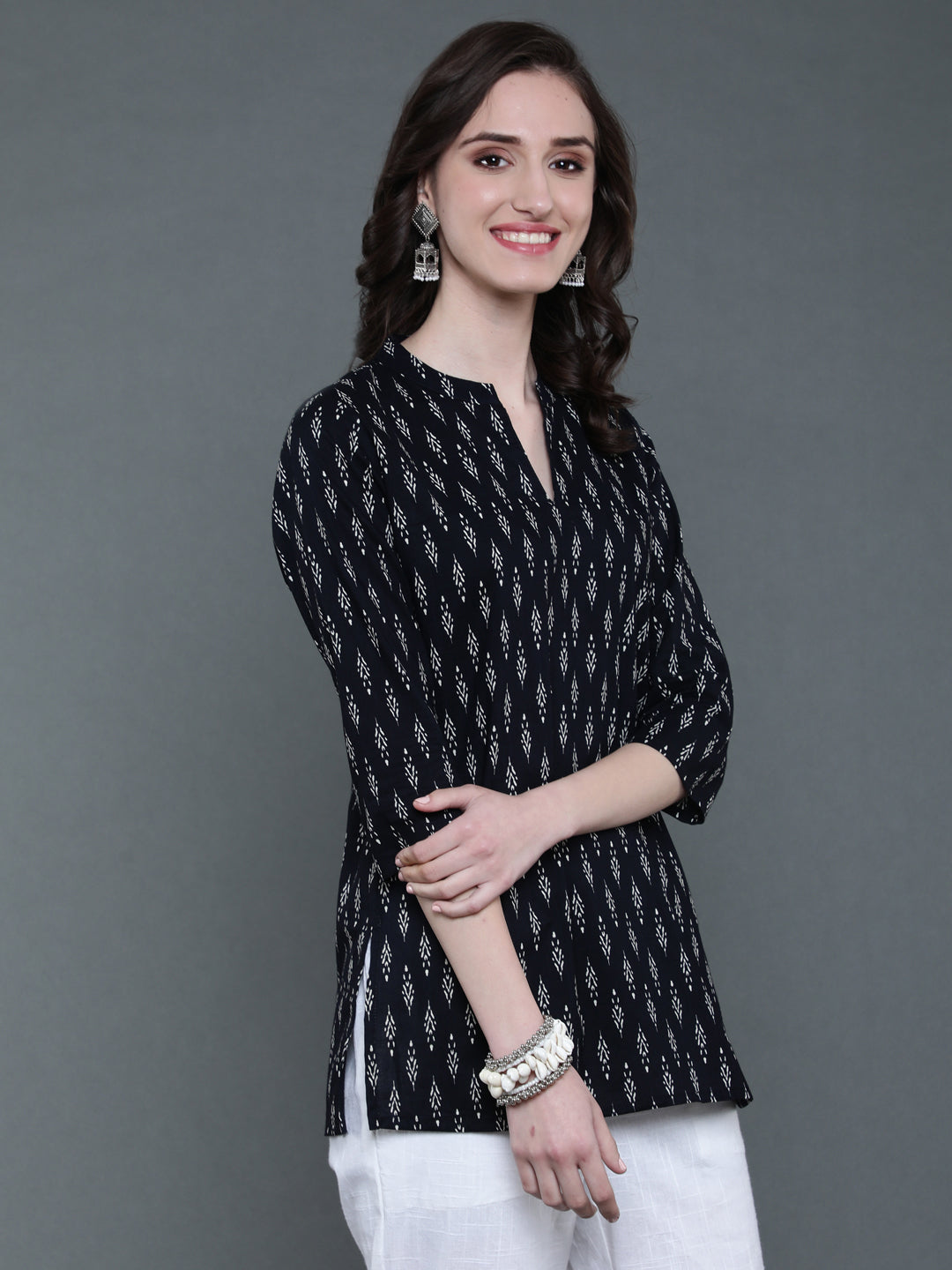 Antaran Black Pure Cotton Geometric Printed Tunic - Distacart