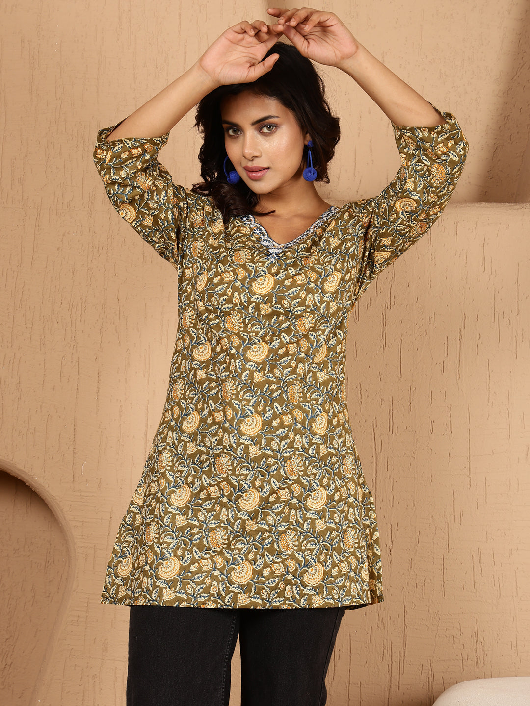 Antaran Green Pure Cotton Embroidered Tunic - Distacart