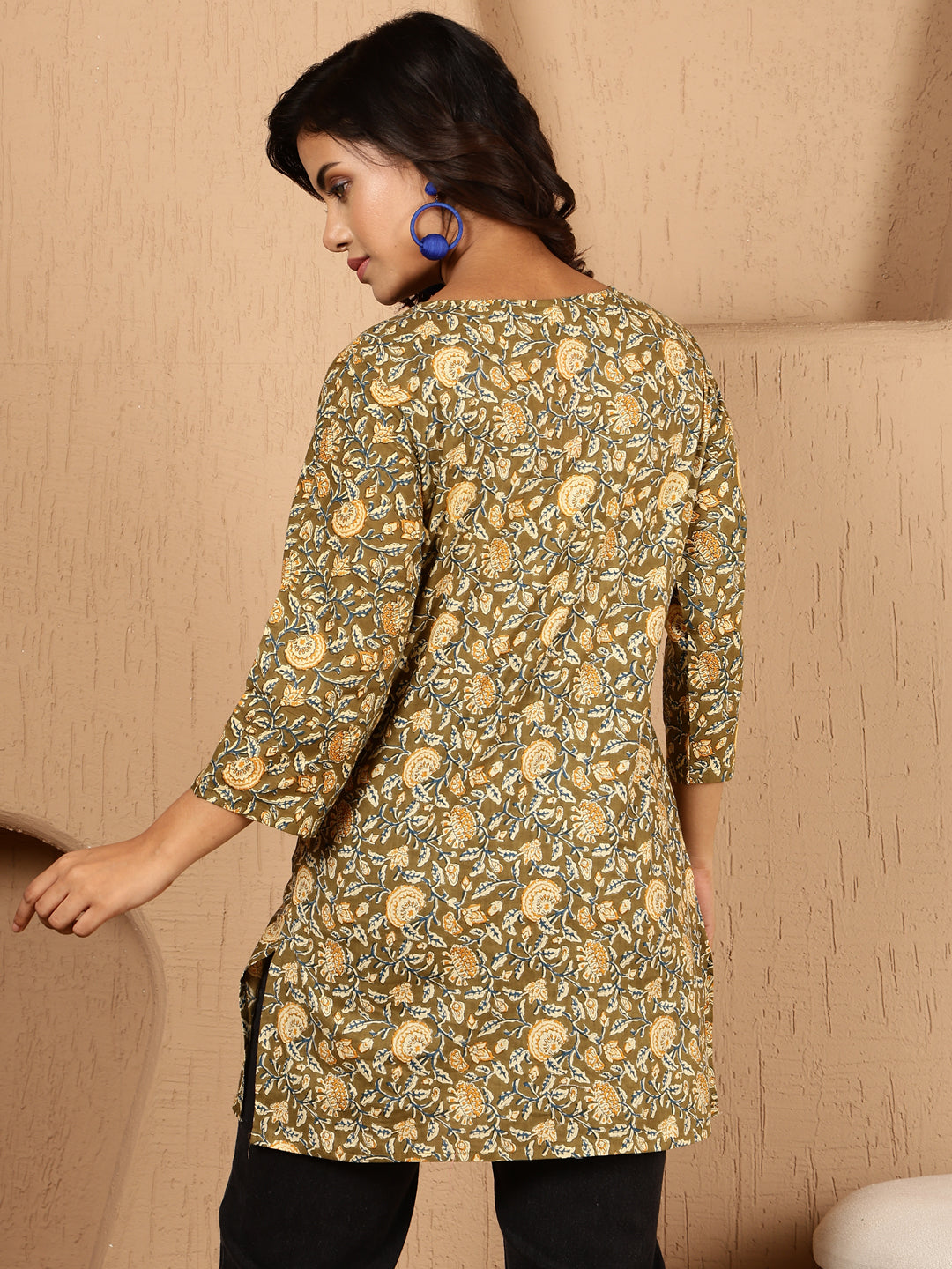 Antaran Green Pure Cotton Embroidered Tunic - Distacart