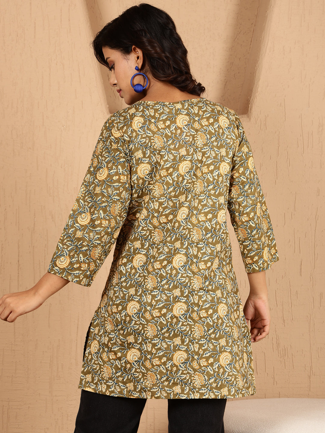 Antaran Green Pure Cotton Embroidered Tunic - Distacart